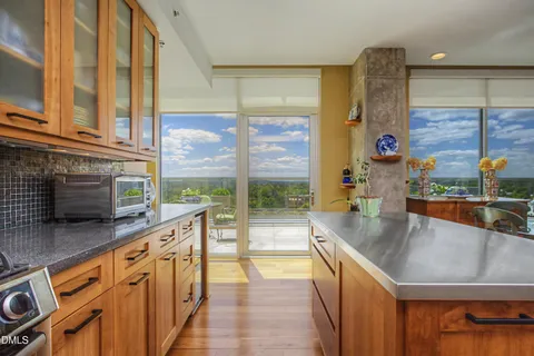 $885,000 | 601 West Rosemary Street, Unit 905, Chapel Hill, NC 27516