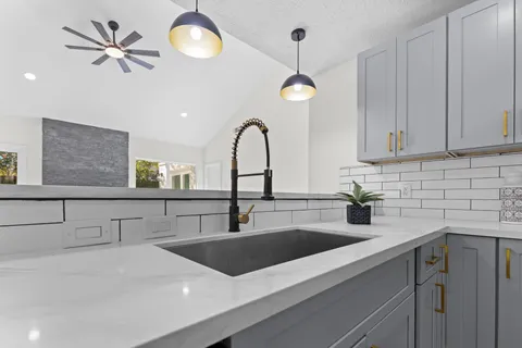 $420,000 | 11658 Manor Park Drive, Houston, TX 77077