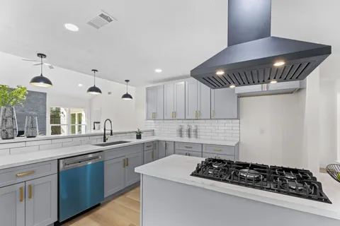 $420,000 | 11658 Manor Park Drive, Houston, TX 77077