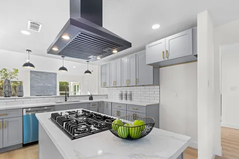 $420,000 | 11658 Manor Park Drive, Houston, TX 77077