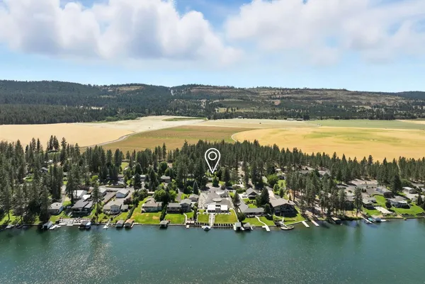 $735,000 | 17717 North W Shore Road, Nine Mile Falls, WA 99026