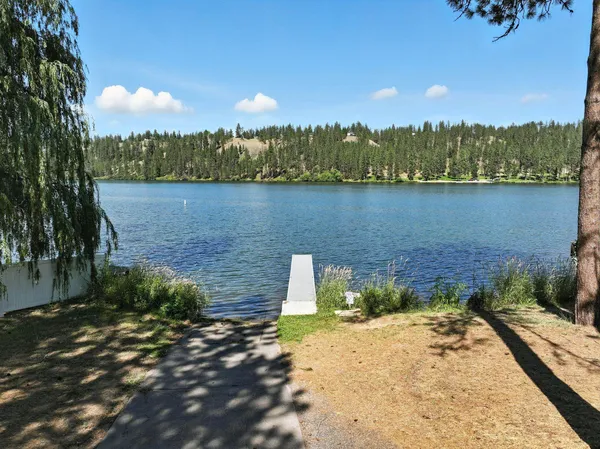 $735,000 | 17717 North W Shore Road, Nine Mile Falls, WA 99026