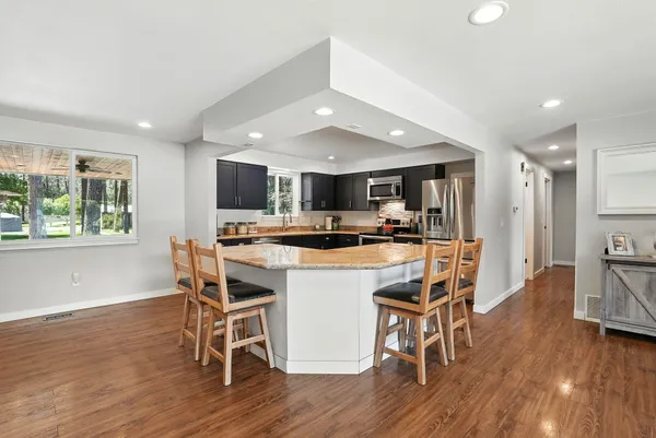 $735,000 | 17717 North W Shore Road, Nine Mile Falls, WA 99026