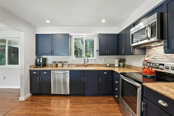$735,000 | 17717 North W Shore Road, Nine Mile Falls, WA 99026