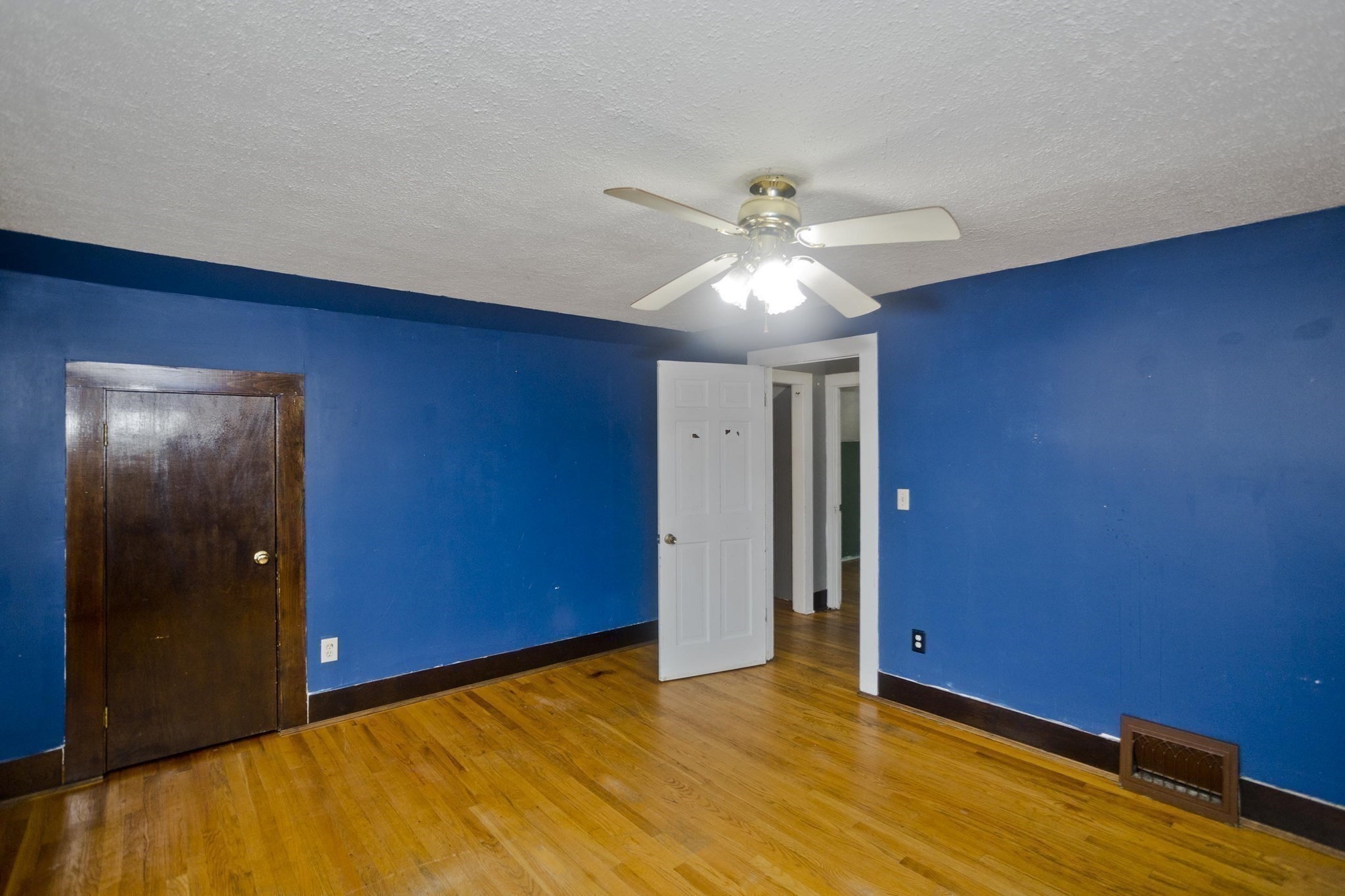 1439 Worcester Street Springfield, MA 01151 - Photo 22 of 31 Gallery Image 22