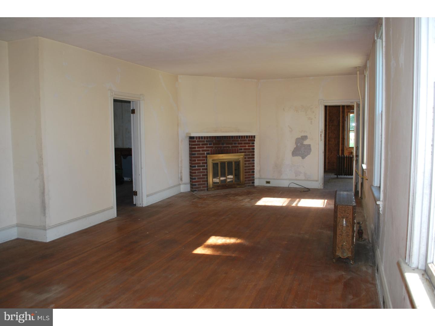 509 East Christine Road Nottingham, PA 19362 - Photo 8 of 21 Living Room