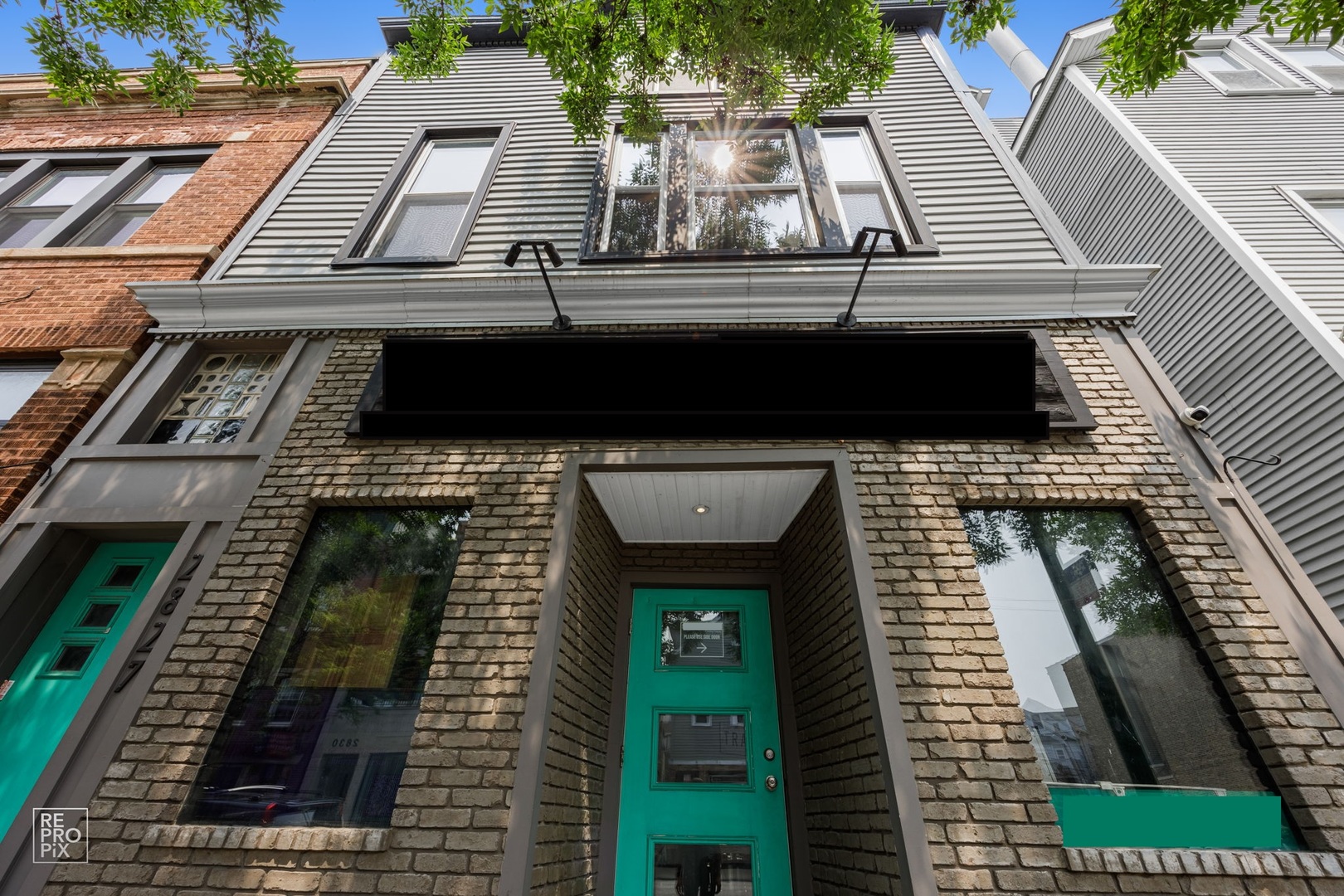 2827 North Lincoln Ave