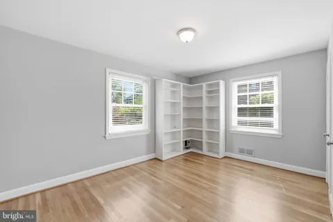 $1,179,000 | 2331 North Underwood Street, Arlington, VA 22205