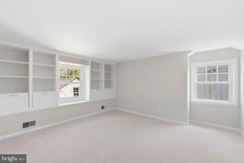 $1,179,000 | 2331 North Underwood Street, Arlington, VA 22205