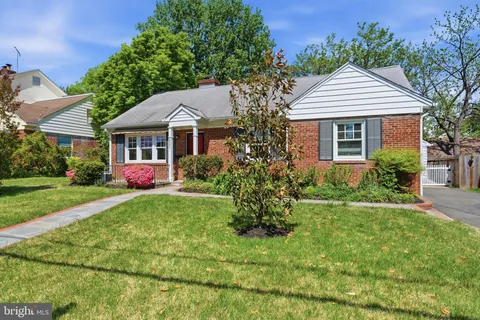 $1,179,000 | 2331 North Underwood Street, Arlington, VA 22205