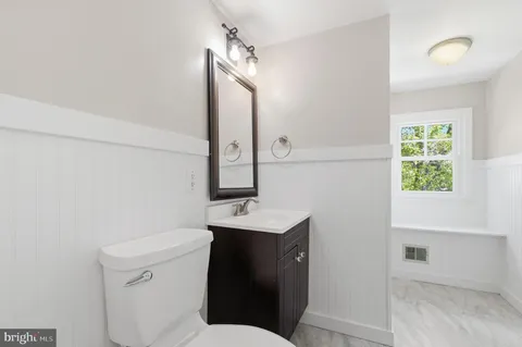 $1,179,000 | 2331 North Underwood Street, Arlington, VA 22205