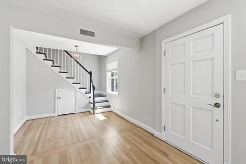 $1,179,000 | 2331 North Underwood Street, Arlington, VA 22205