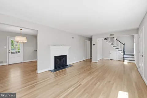 $1,179,000 | 2331 North Underwood Street, Arlington, VA 22205