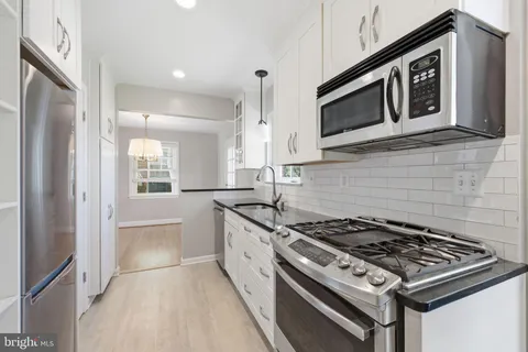 $1,179,000 | 2331 North Underwood Street, Arlington, VA 22205