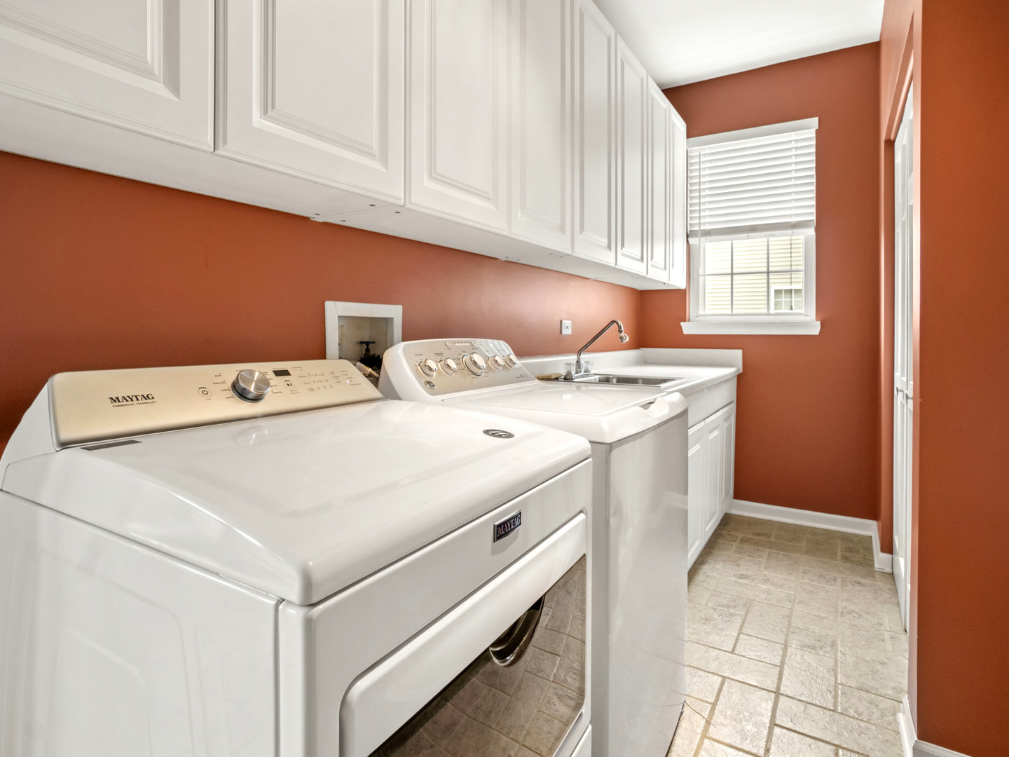 18714 West Lazy Acre Road Lake Villa, IL 60046 - Photo 20 of 36 a utility room with dryer and washer