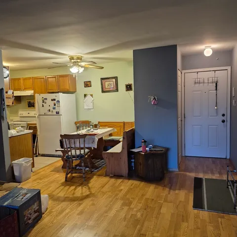 $139,900 | 8585 101st Terrace, Unit 304, Palos Hills, IL 60465