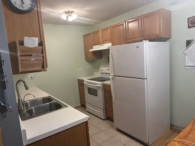 $139,900 | 8585 101st Terrace, Unit 304, Palos Hills, IL 60465