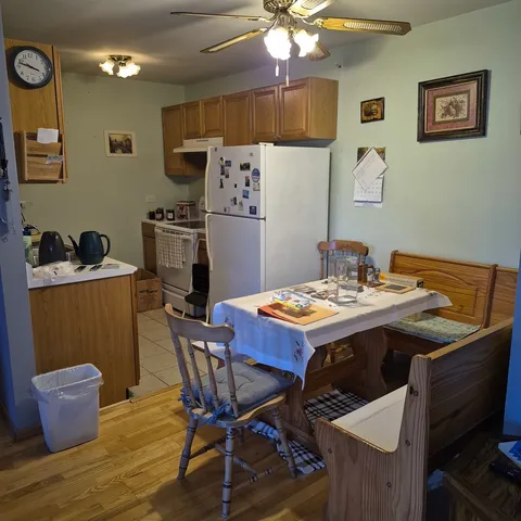 $139,900 | 8585 101st Terrace, Unit 304, Palos Hills, IL 60465