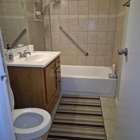 $139,900 | 8585 101st Terrace, Unit 304, Palos Hills, IL 60465