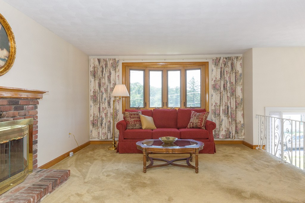 27 Mountain Road Burlington, MA 01803 - Photo 5 of 27 Gallery Image 5
