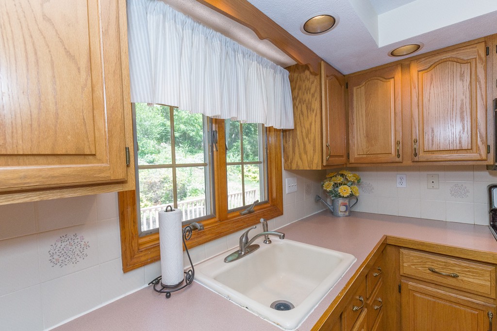 27 Mountain Road Burlington, MA 01803 - Photo 9 of 27 Gallery Image 9