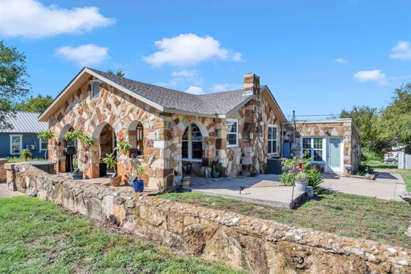 $224,000 | 405 North Elm Richland Springs, Richland Springs, TX 76871