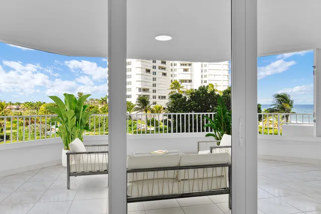 $1,650,000 | 550 South Ocean Boulevard, Unit 403, Boca Raton, FL 33432