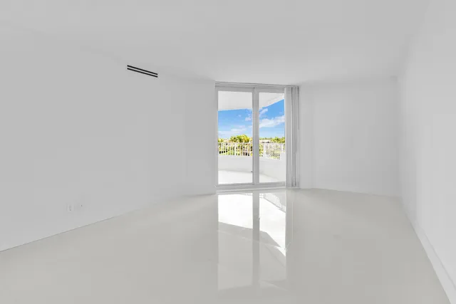 $1,650,000 | 550 South Ocean Boulevard, Unit 403, Boca Raton, FL 33432