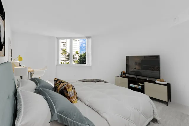 $1,650,000 | 550 South Ocean Boulevard, Unit 403, Boca Raton, FL 33432