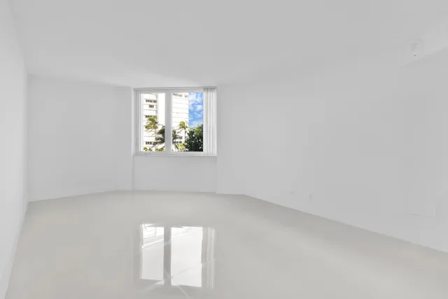 $1,650,000 | 550 South Ocean Boulevard, Unit 403, Boca Raton, FL 33432