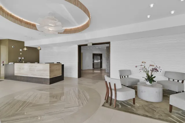 $1,650,000 | 550 South Ocean Boulevard, Unit 403, Boca Raton, FL 33432