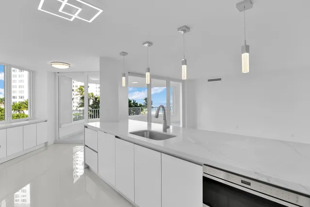 $1,650,000 | 550 South Ocean Boulevard, Unit 403, Boca Raton, FL 33432