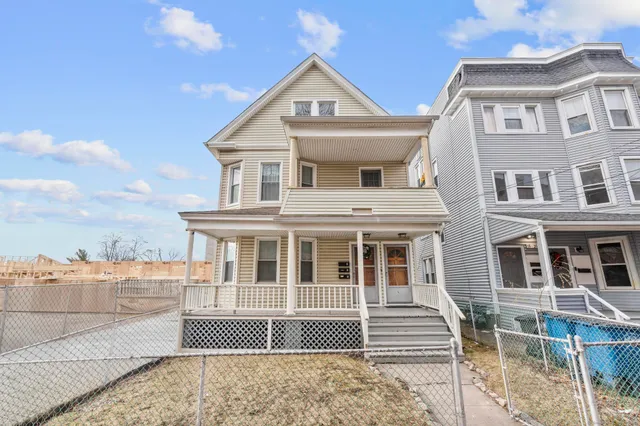 $1,350 | 14 Ellsworth Avenue, Unit 3, New Haven, CT 06511