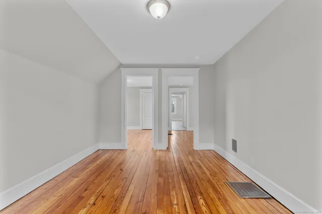 $1,350 | 14 Ellsworth Avenue, Unit 3, New Haven, CT 06511