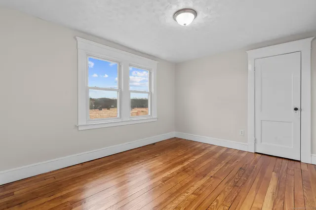 $1,350 | 14 Ellsworth Avenue, Unit 3, New Haven, CT 06511