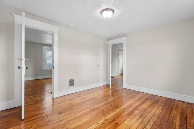 $1,350 | 14 Ellsworth Avenue, Unit 3, New Haven, CT 06511