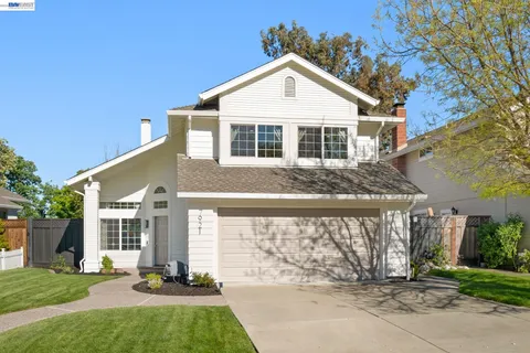 $1,649,000 | 7921 Crossridge Road, Dublin, CA 94568