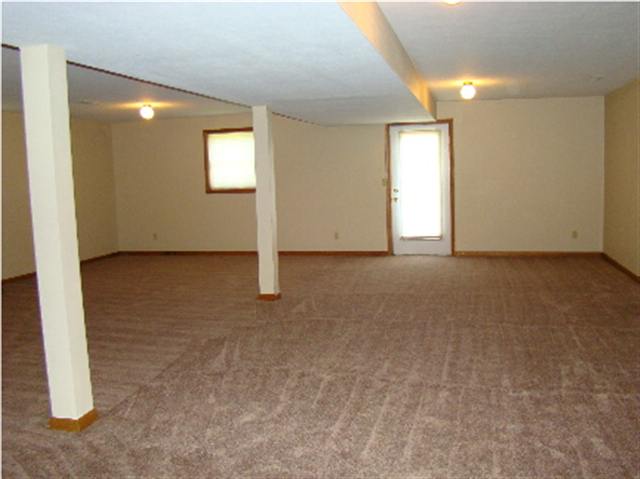 1435 Highview Road East Peoria, IL 61611 - Photo 8 of 9 Gallery Image 8
