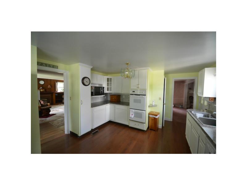119 Kiwanee Road Warwick, RI 02888 - Photo 7 of 25 Kitchen.