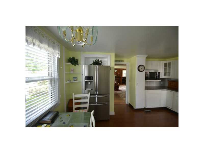 119 Kiwanee Road Warwick, RI 02888 - Photo 8 of 25 Kitchen.