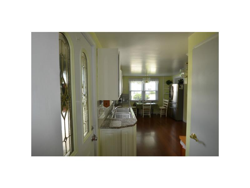 119 Kiwanee Road Warwick, RI 02888 - Photo 9 of 25 Kitchen.
