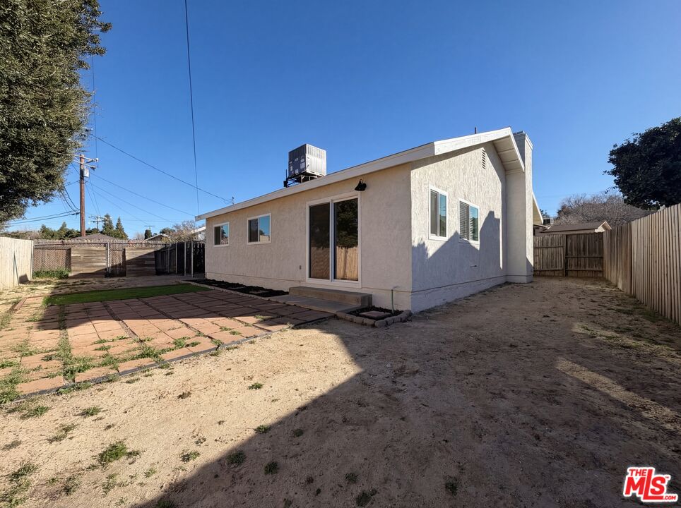 14719 Sandy Ridge Road Lake Hughes, CA 93532 - Photo 5 of 20