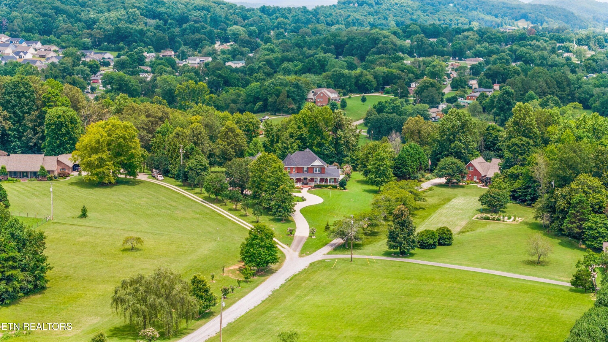 132 David Road Clinton, TN 37716 - Photo 3 of 52 Gallery Image 3