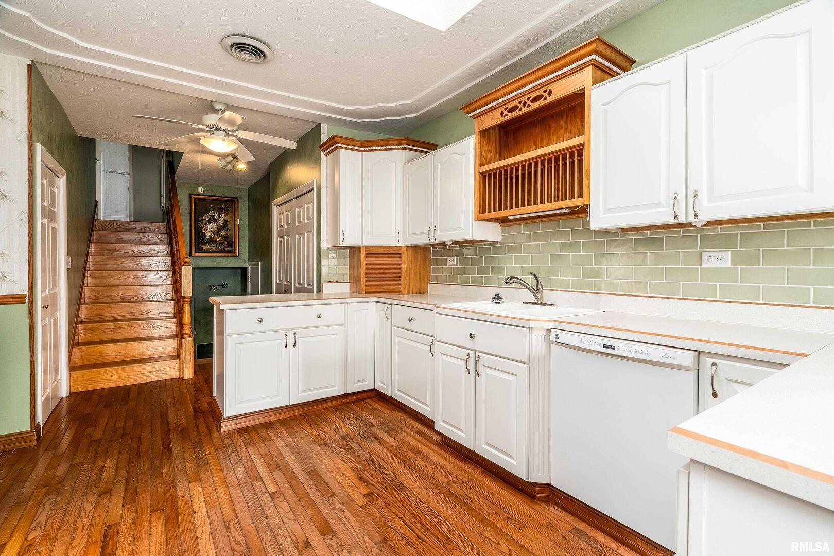 311 Baggott Street Zeigler, IL 62999 - Photo 12 of 38