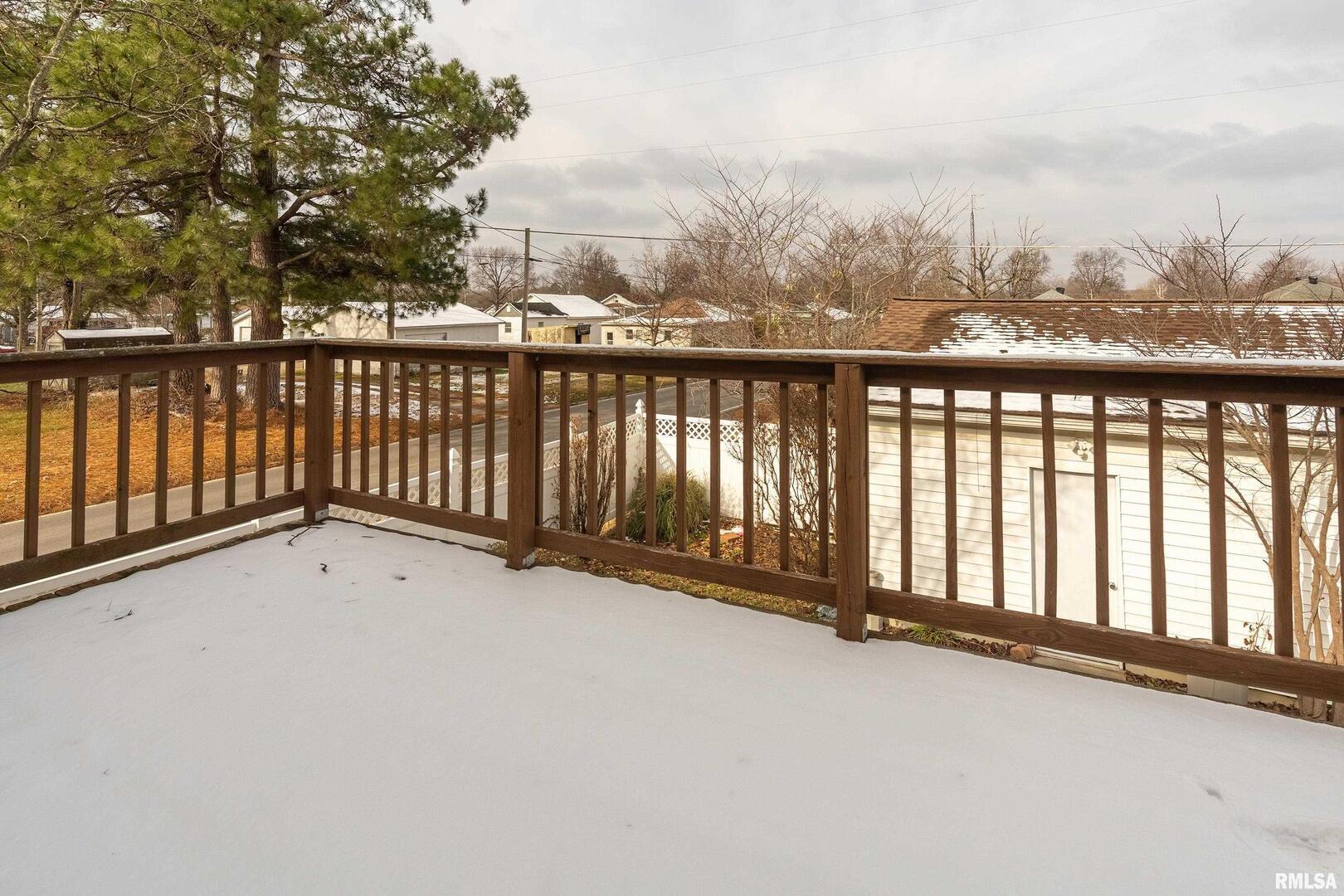 311 Baggott Street Zeigler, IL 62999 - Photo 35 of 38 a view of a balcony