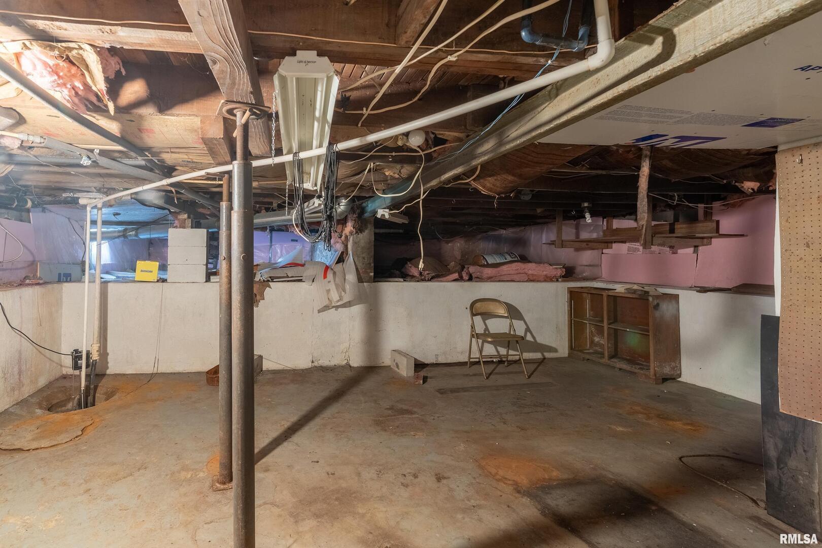 311 Baggott Street Zeigler, IL 62999 - Photo 38 of 38 a view of a room with gym equipment