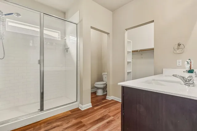 a bathroom with bathtub