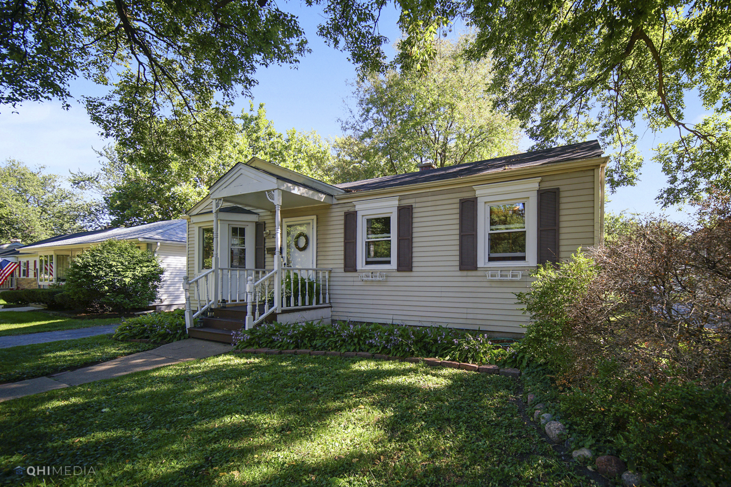 1231 Olive Road Homewood, IL 60430 - Photo 4 of 23 a front view of a house with a yard