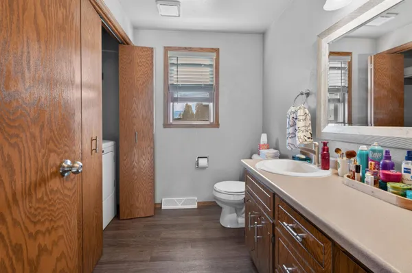 $634,900 | 253 Desplaine Road, De Pere, WI 54115