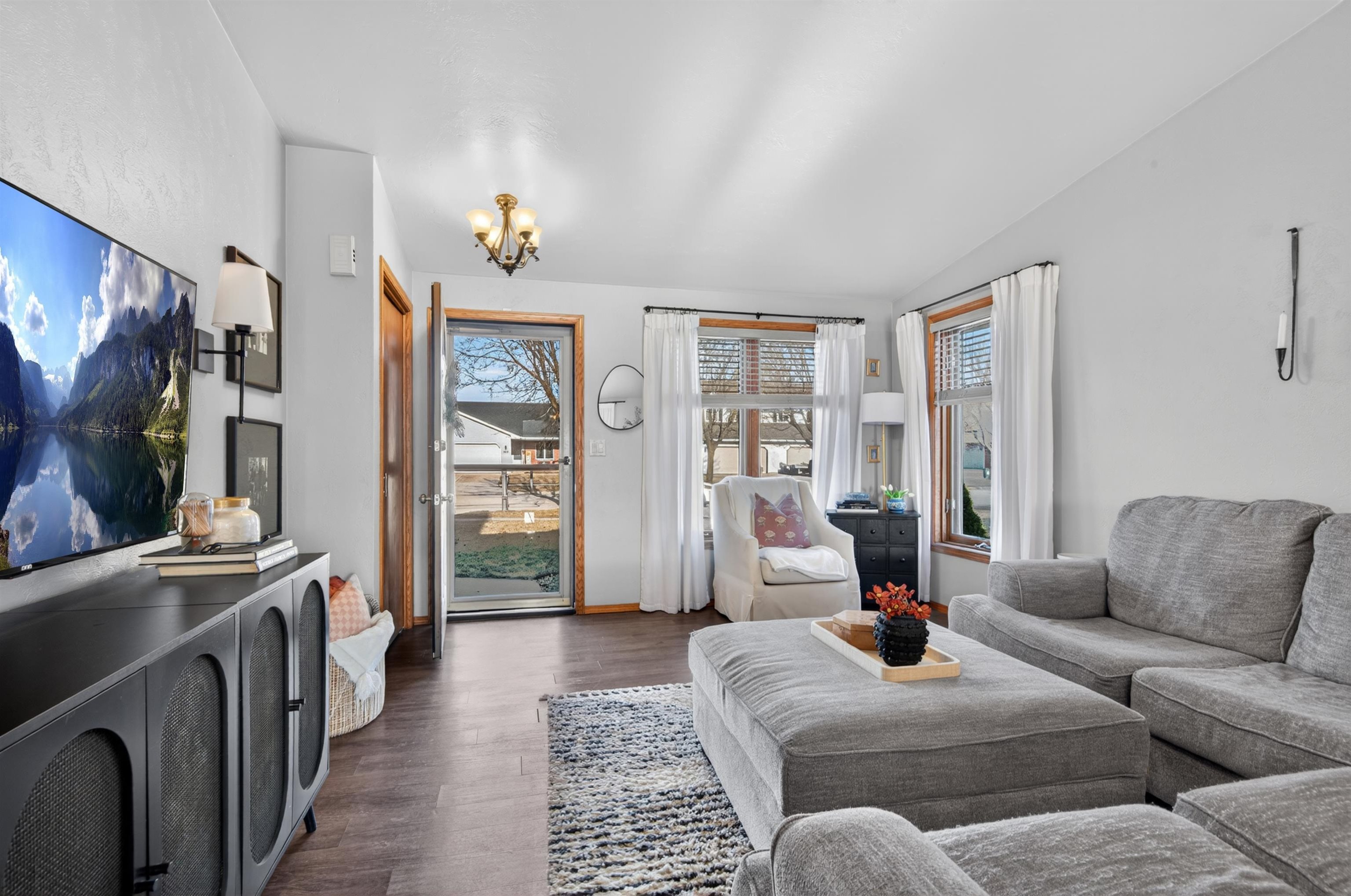 253 Desplaine Road De Pere, WI 54115 - Photo 2 of 29